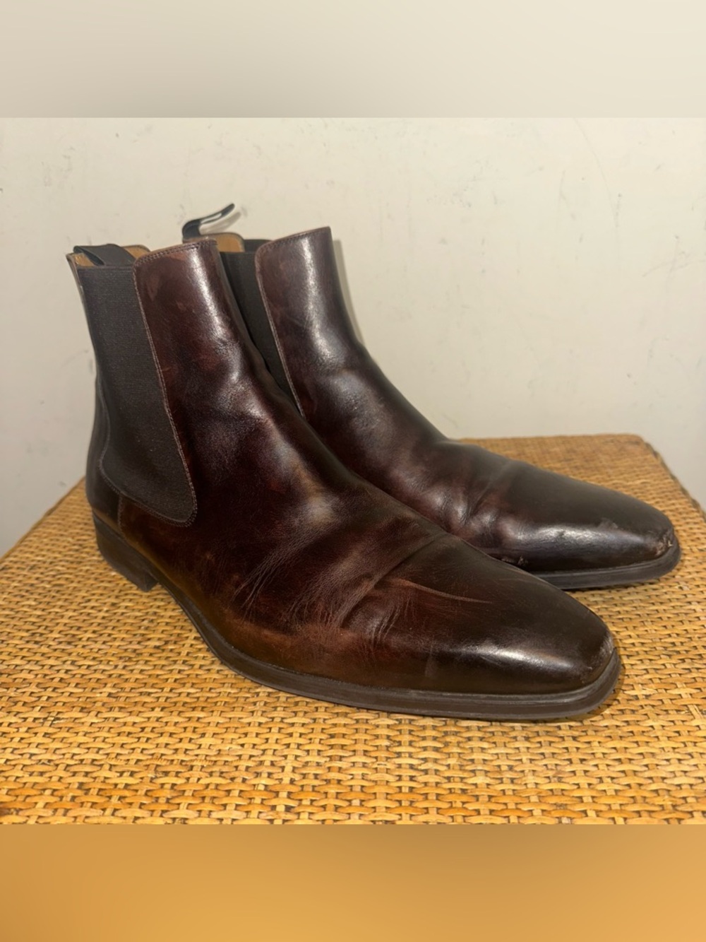 Magnanni Chelsea Boot Mens SZ 10 Brown Leather Square Toe Classic Contemporary